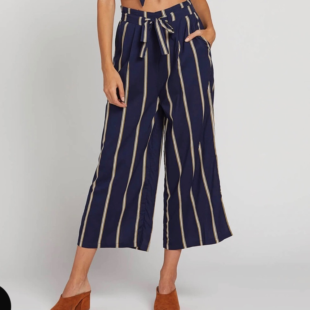 Flowy, cropped dress pants